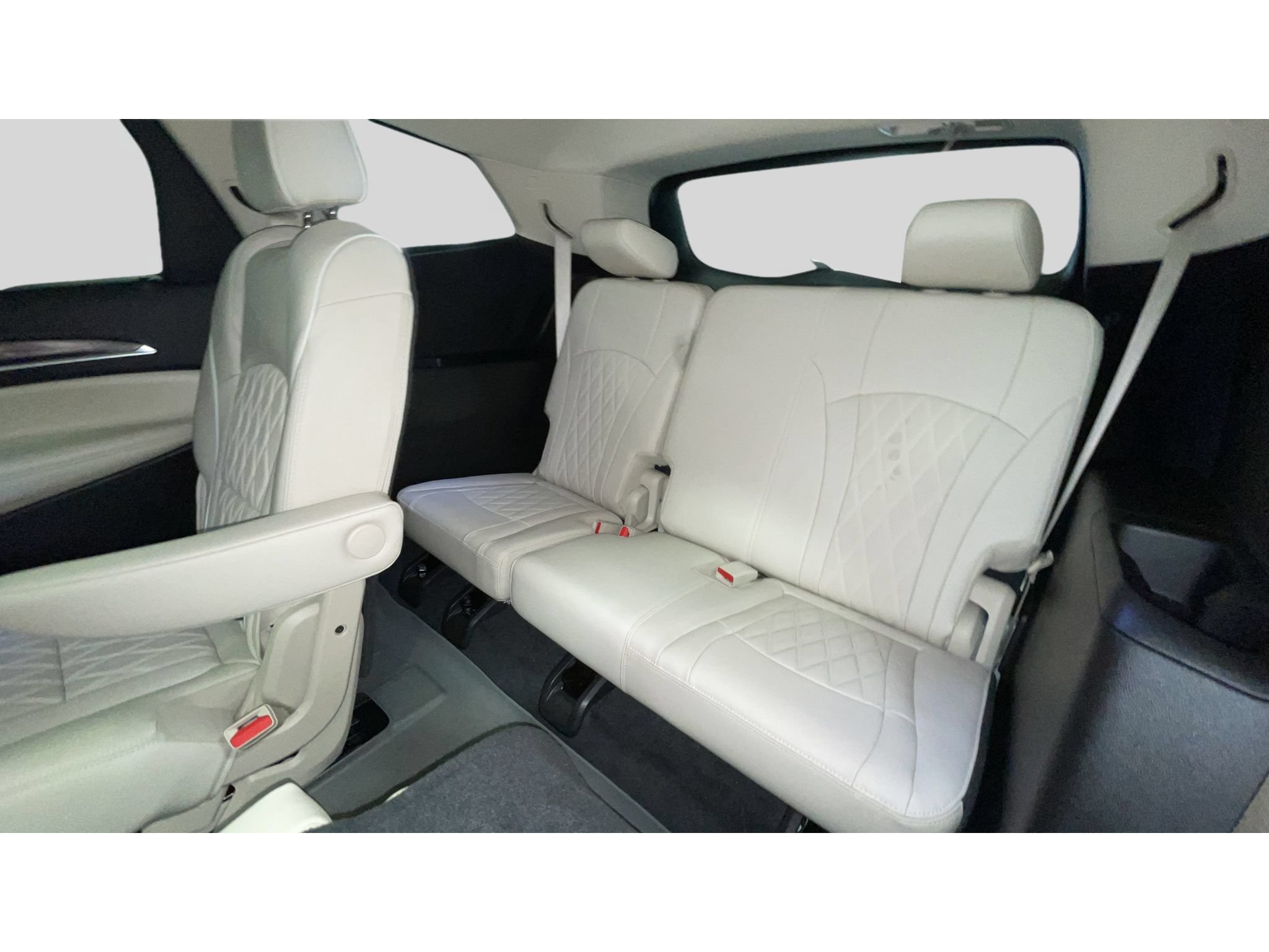 Used 2023 Buick Enclave Avenir w/ Avenir Technology Package AWD/4WD image 16