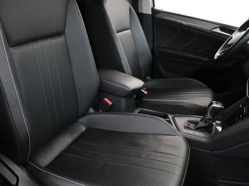 Used 2022 Volkswagen Tiguan SE FWD image 23