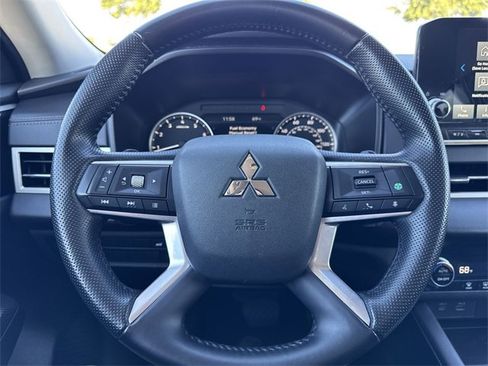 Used 2024 Mitsubishi Outlander SE Black Edition image 15