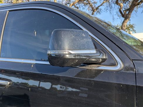 Used 2019 Cadillac Escalade Premium Luxury image 11