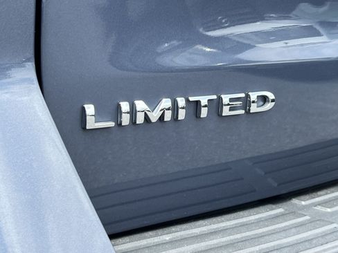 Used 2023 Ford Expedition Limited AWD/4WD image 36