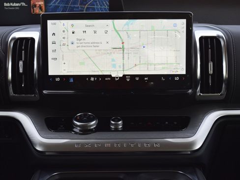 New 2025 Ford Expedition Platinum w/ Driver's Package image 11