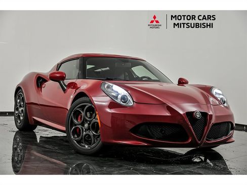 Used 2015 Alfa Romeo 4C Coupe w/ Leather Interior Group RWD image 1