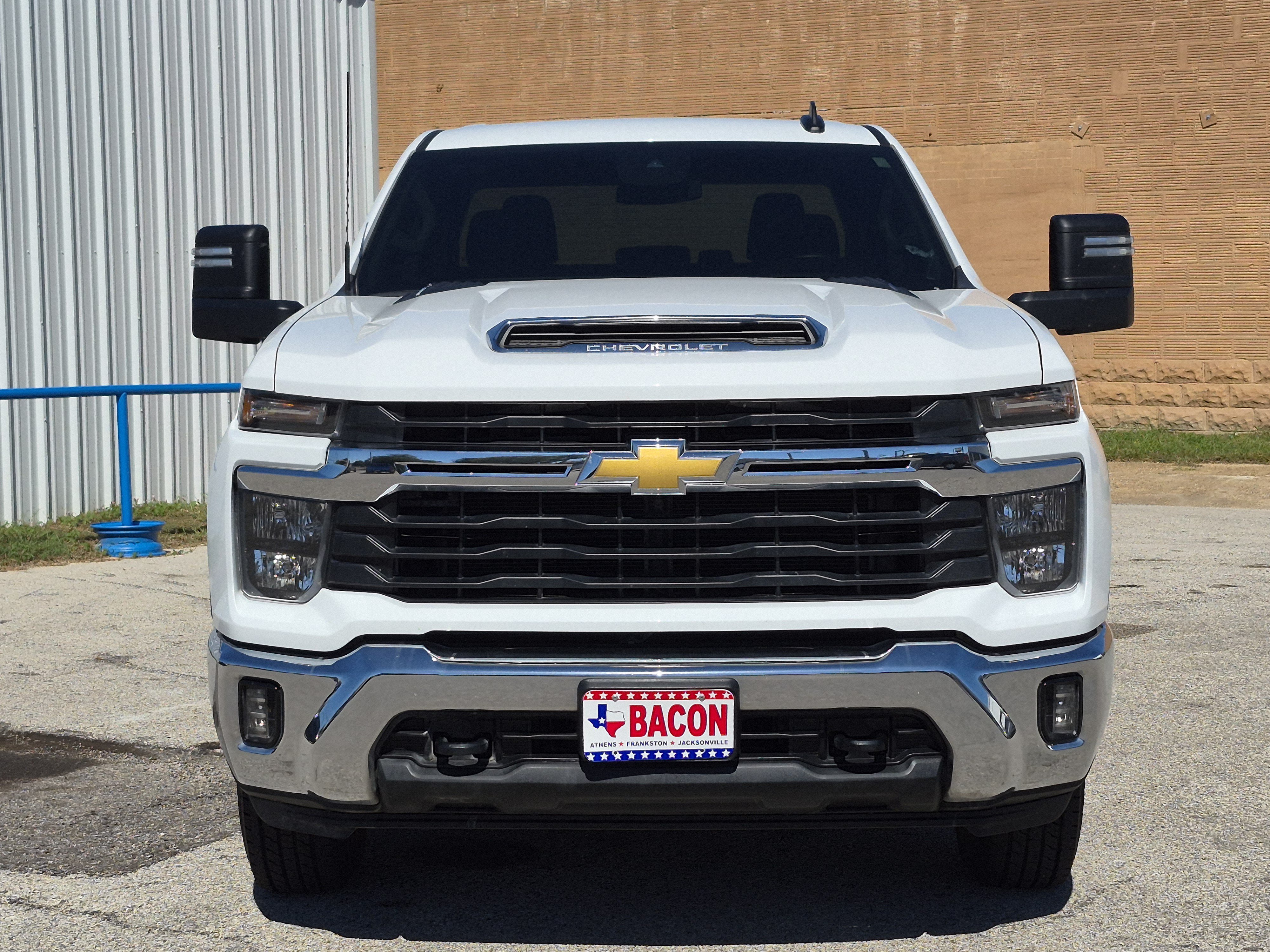 Used 2025 Chevrolet Silverado 2500 LT w/ Convenience Package AWD/4WD image 2