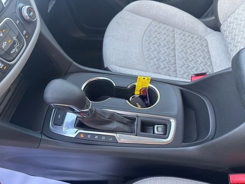 Used 2024 Chevrolet Equinox LS image 19