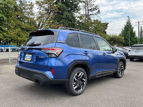Used 2025 Subaru Forester Limited AWD/4WD image 9