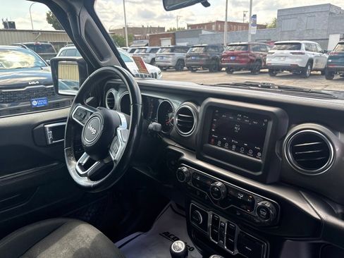 Used 2020 Jeep Wrangler Unlimited Sahara AWD/4WD image 44