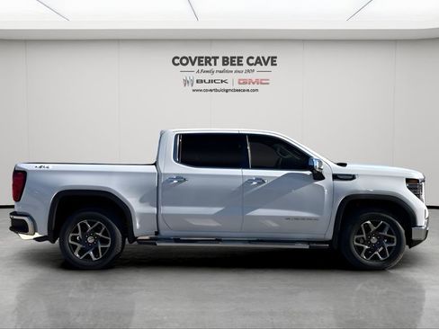 New 2026 GMC Sierra 1500 SLT image 11