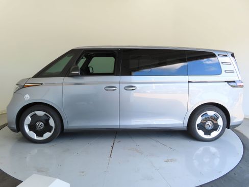New 2025 Volkswagen ID. Buzz Pro S image 8