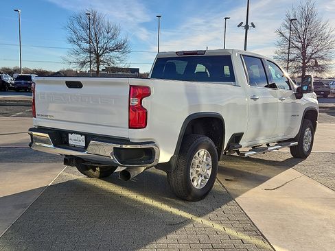 Used 2023 Chevrolet Silverado 2500 LTZ image 3