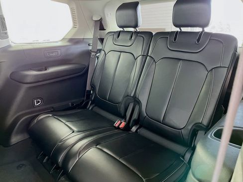 Used 2021 Jeep Grand Cherokee L Limited image 32