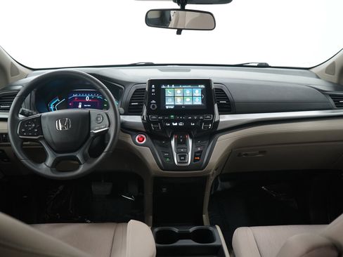 Used 2018 Honda Odyssey EX image 16