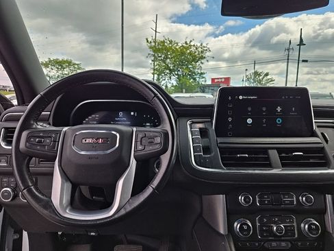 Used 2023 GMC Yukon XL SLT AWD/4WD image 41