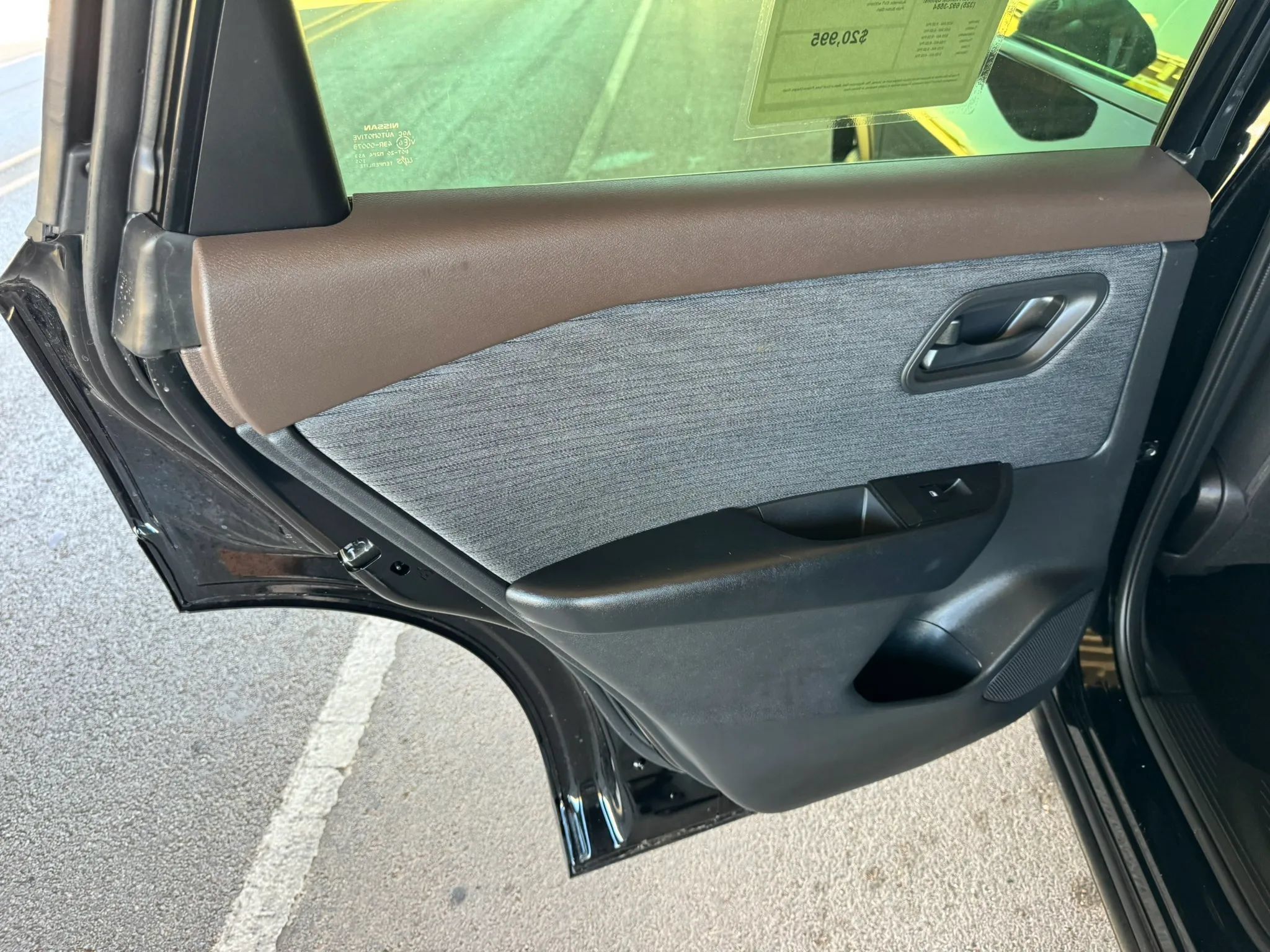 Used 2023 Nissan Rogue S FWD image 17