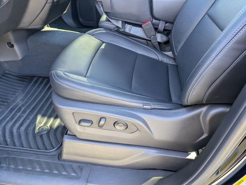 Used 2025 Chevrolet Silverado 1500 Custom Trail Boss w/ Turbomax Blackout Package image 14