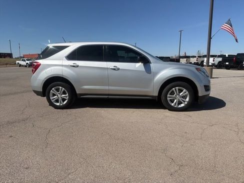 Used 2017 Chevrolet Equinox LS image 5