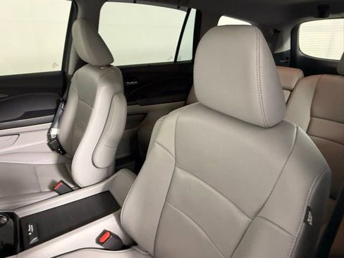 Used 2022 Honda Pilot Touring image 29