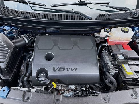 Used 2023 Chevrolet Traverse LS image 36