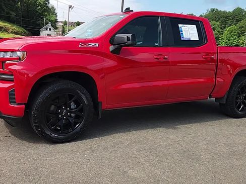 Used 2022 Chevrolet Silverado 1500 RST AWD/4WD image 2