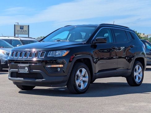 Used 2020 Jeep Compass Latitude w/ Cold Weather Group AWD/4WD image 7