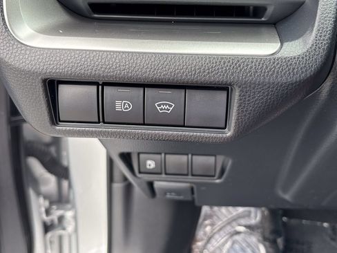 Used 2025 Toyota Prius LE AWD/4WD image 32