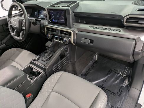 Used 2026 Toyota Tacoma SR5 AWD/4WD image 30