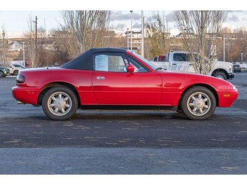 Used 1991 MAZDA MX-5 Miata Base image 2