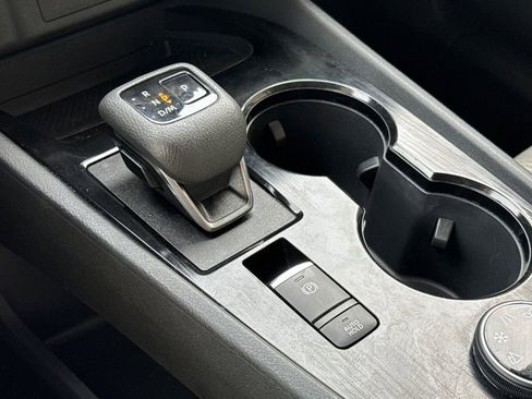 Used 2025 Nissan Rogue SV image 32