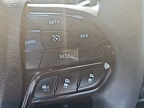 Certified 2023 Jeep Cherokee Altitude Lux image 28