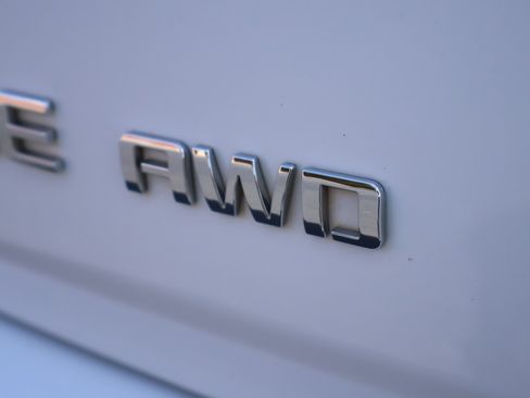 Used 2023 Chevrolet Traverse High Country AWD/4WD image 31