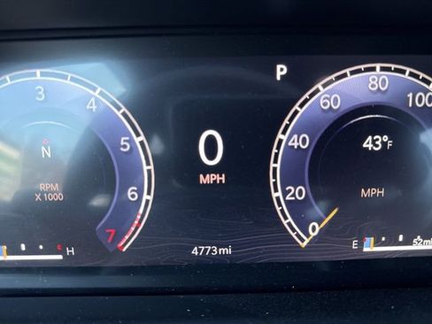 Used 2025 Jeep Grand Cherokee Laredo w/ Luxury Tech Group I image 11