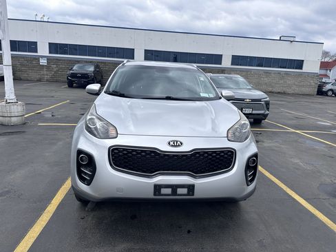 Used 2017 Kia Sportage LX w/ LX Popular Package image 2