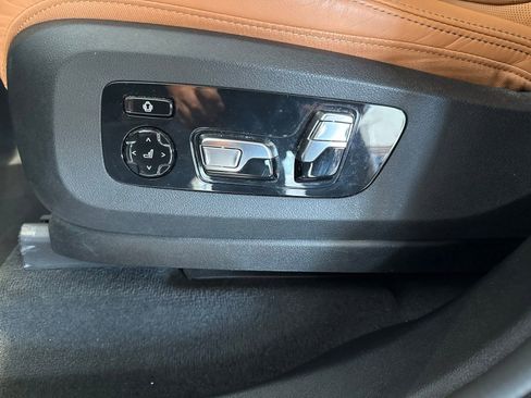 Used 2023 BMW X5 xDrive40i w/ Luxury Seating Package AWD/4WD image 16