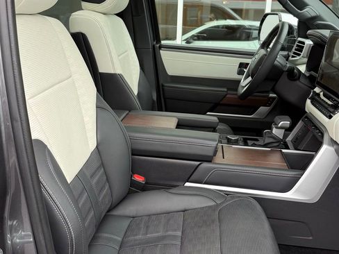 Used 2025 Toyota Sequoia Capstone image 22