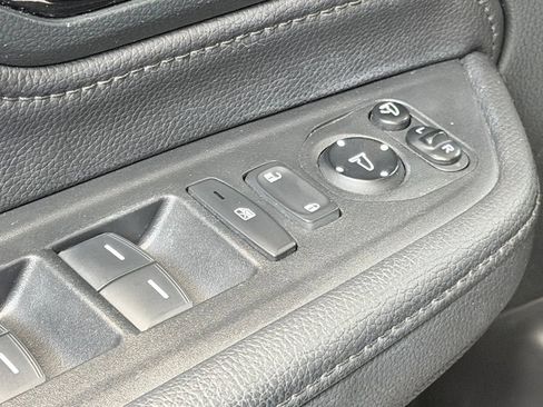 Used 2023 Honda Odyssey Elite image 12