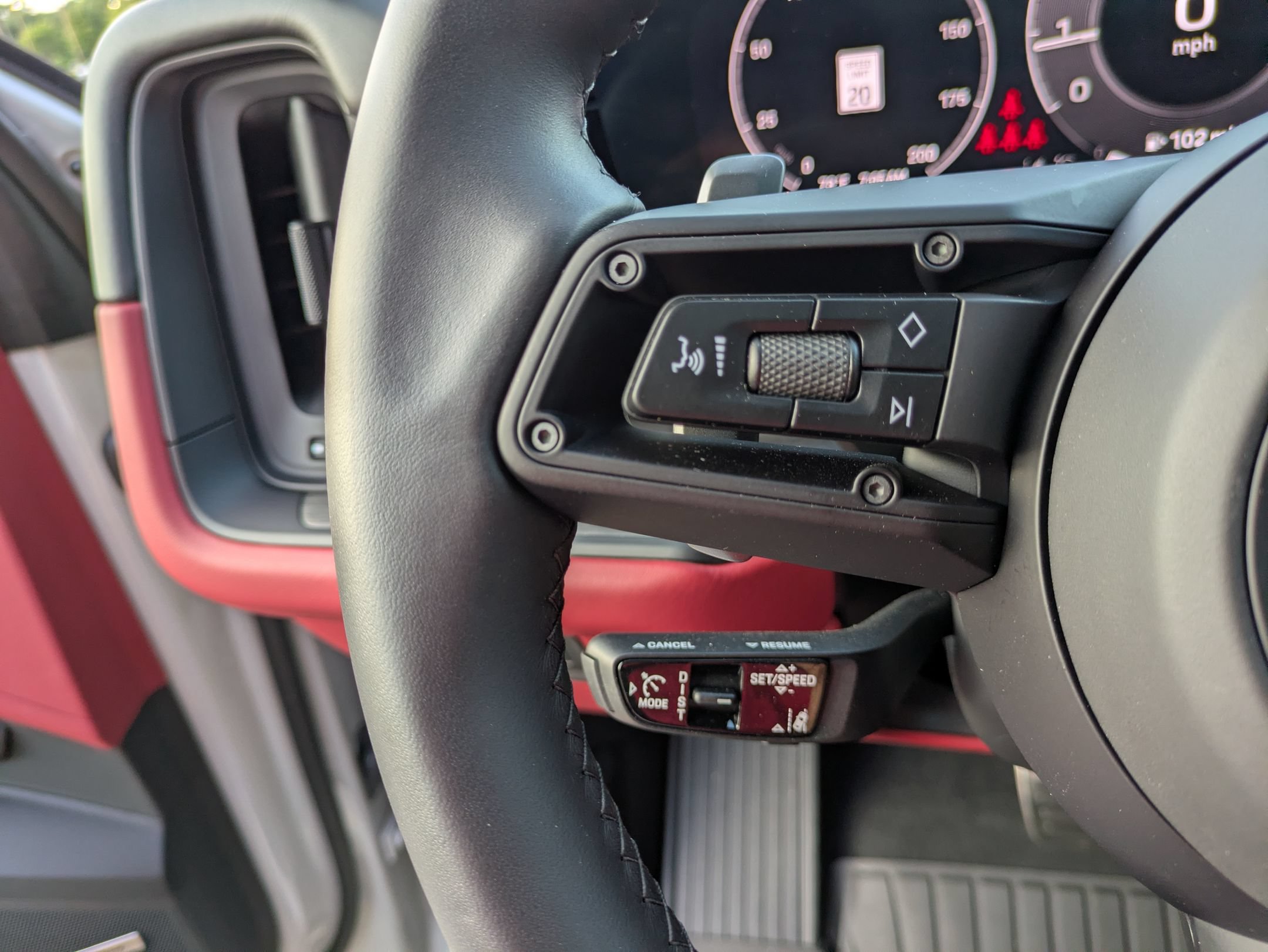 Used 2025 Porsche Cayenne GTS AWD/4WD image 18