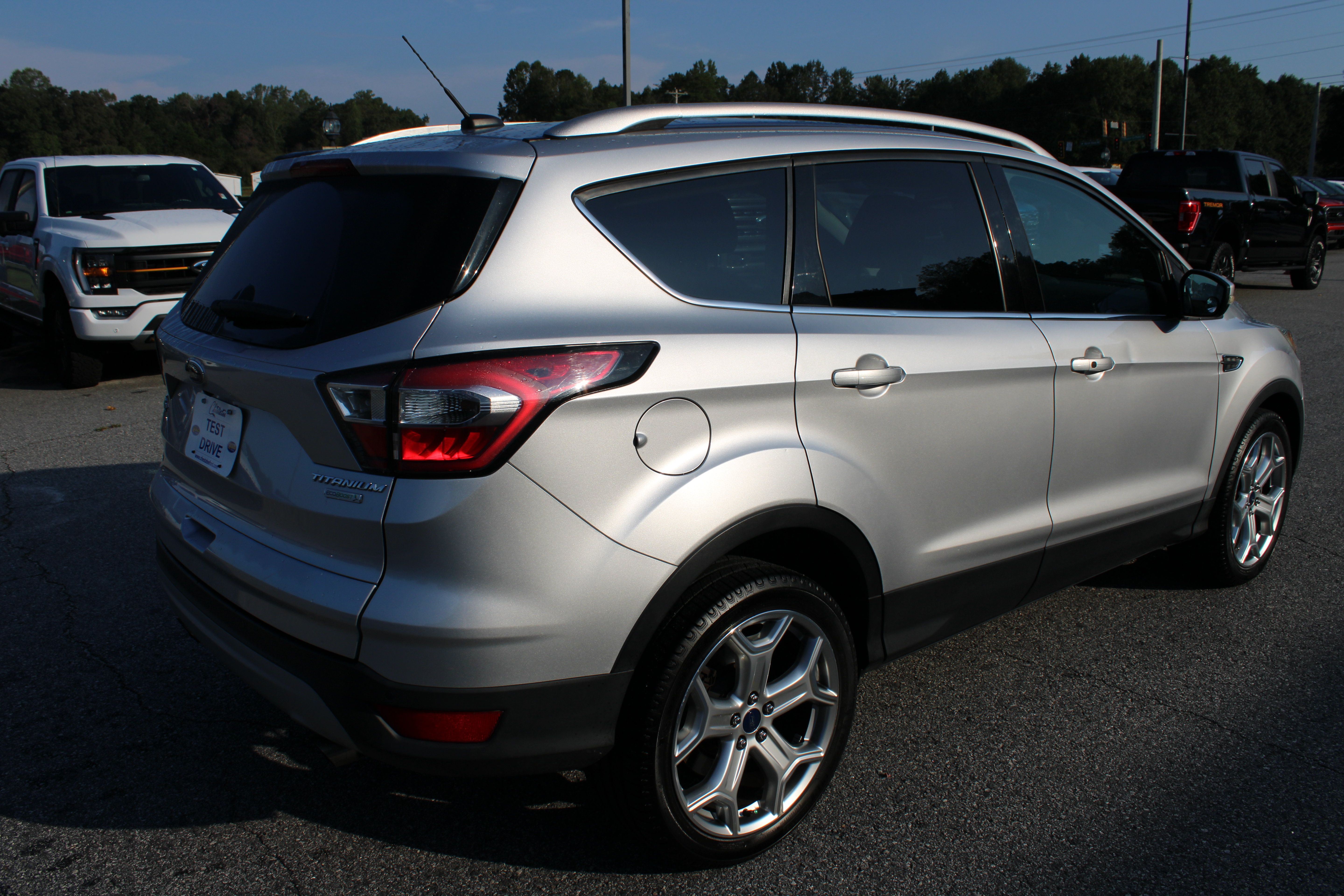 Used 2017 Ford Escape Titanium FWD image 6