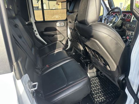 Used 2020 Jeep Gladiator Rubicon AWD/4WD image 24