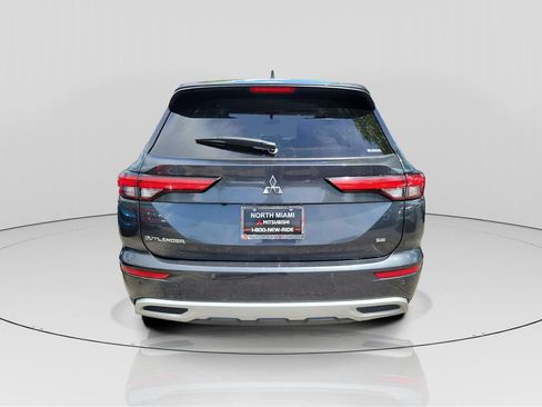 Used 2024 Mitsubishi Outlander SE Black Edition AWD/4WD image 6