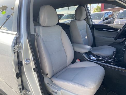 Used 2014 Kia Sorento LX FWD image 12
