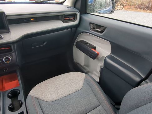 Certified 2022 Ford Maverick XLT w/ XLT Luxury Package image 15