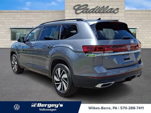 Used 2025 Volkswagen Atlas SE AWD/4WD image 4