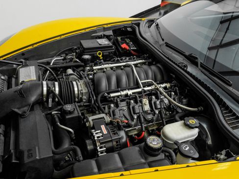 Used 2006 Chevrolet Corvette Coupe w/ Preferred Equipment Group image 40