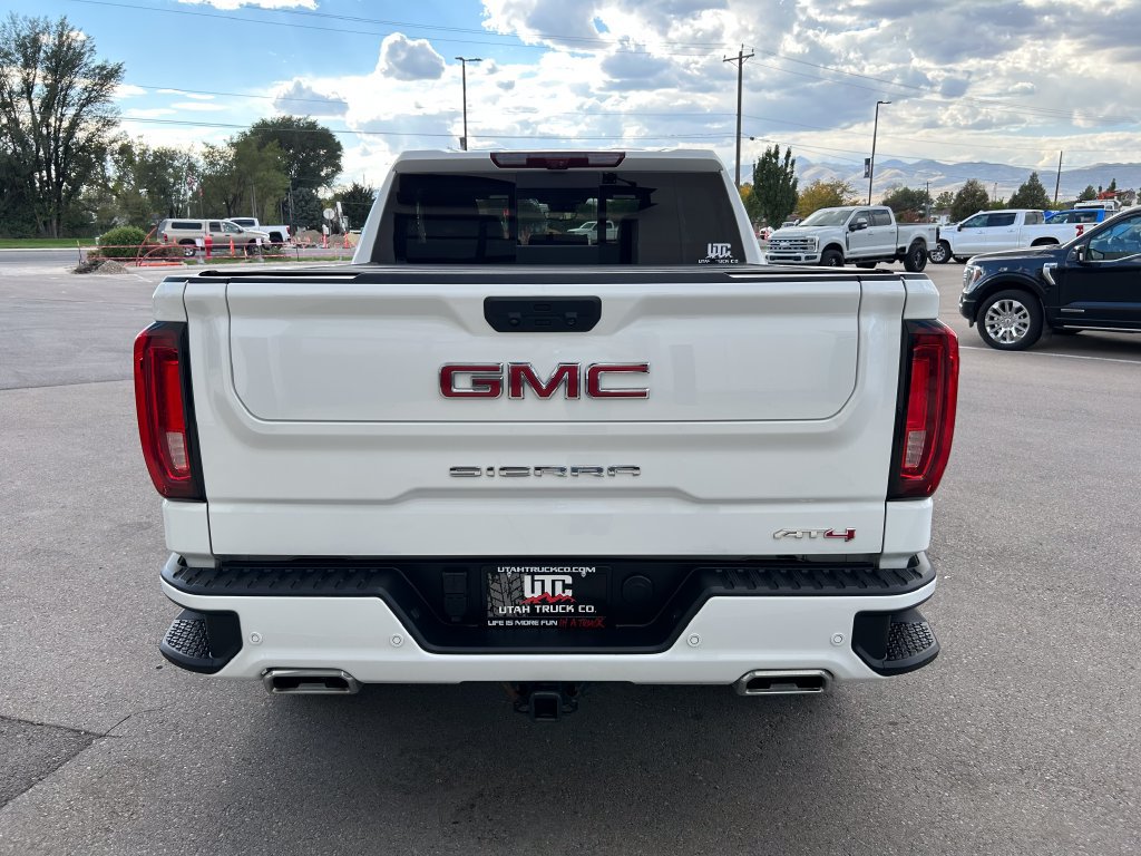 Used 2023 GMC Sierra 1500 AT4 w/ AT4 Premium Package AWD/4WD image 6