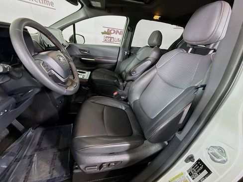 Used 2024 Toyota Sienna XSE w/ XSE Plus Package AWD/4WD image 27