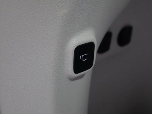 Used 2022 Jeep Cherokee Latitude Lux w/ Mopar Interior Package image 21