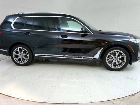 Used 2022 BMW X7 xDrive40i w/ Premium Package AWD/4WD image 8