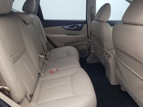 Used 2016 Nissan Rogue SL image 19