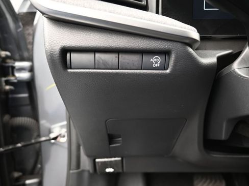 Used 2025 Nissan Kicks SV image 31