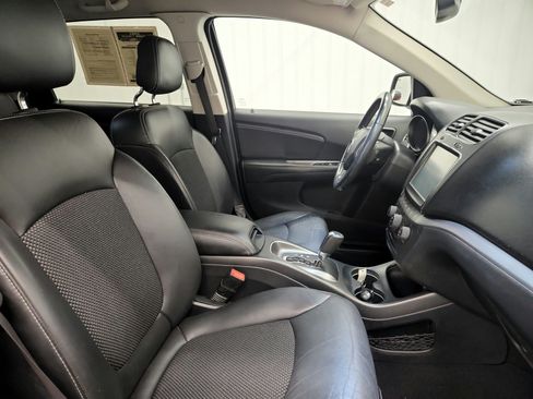 Used 2019 Dodge Journey Crossroad FWD image 22